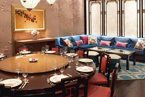 Deléitate con los sabores exquisitos de Blossom Restaurante en el Aria Hotel y Casino. Una experiencia gastronómica inolvidable en un ambiente sofisticado.