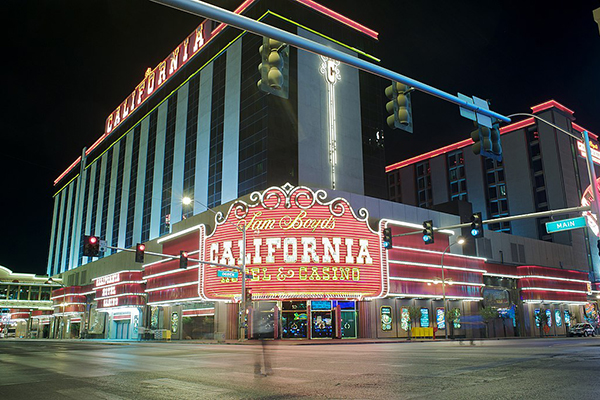Explora la emoción y el encanto de California Hotel y Casino en Las Vegas. Sumérgete en un mundo de diversión, entretenimiento y suerte en este destino icónico