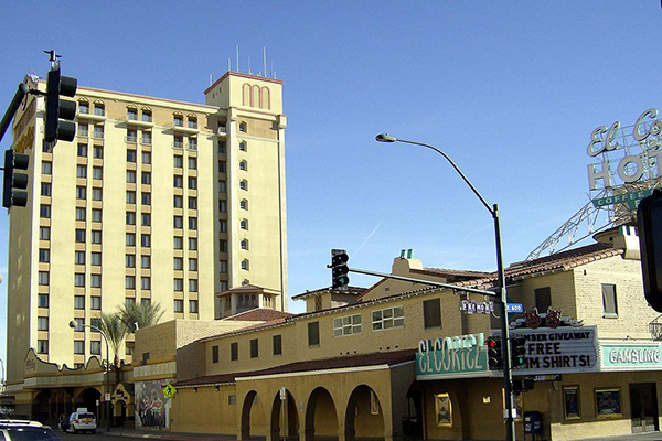 Explora la atmósfera única y llena de historia de El Cortez Hotel y Casino en Las Vegas. Sumérgete en el encanto clásico y disfruta de una experiencia de juego y entretenimiento inolvidable
