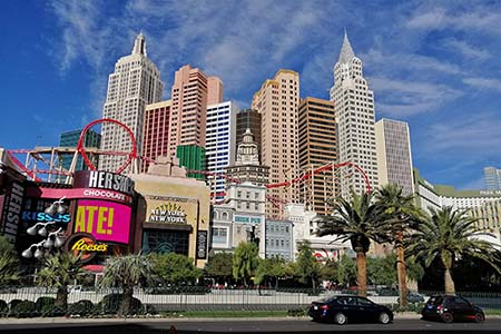 New York-New York Las Vegas: Un pedazo de la Gran Manzana en el Strip. Descubre este icónico resort con su impresionante arquitectura y entretenimiento.
